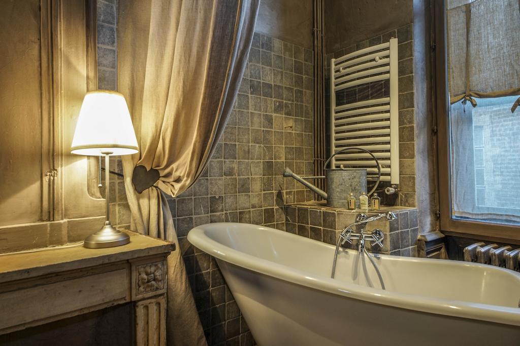 Hotel De La Tour Châtillon-sur-Chalaronne Eksteriør bilde