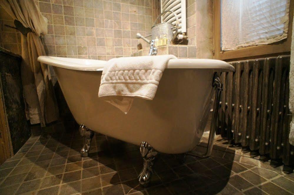 Hotel De La Tour Châtillon-sur-Chalaronne Eksteriør bilde