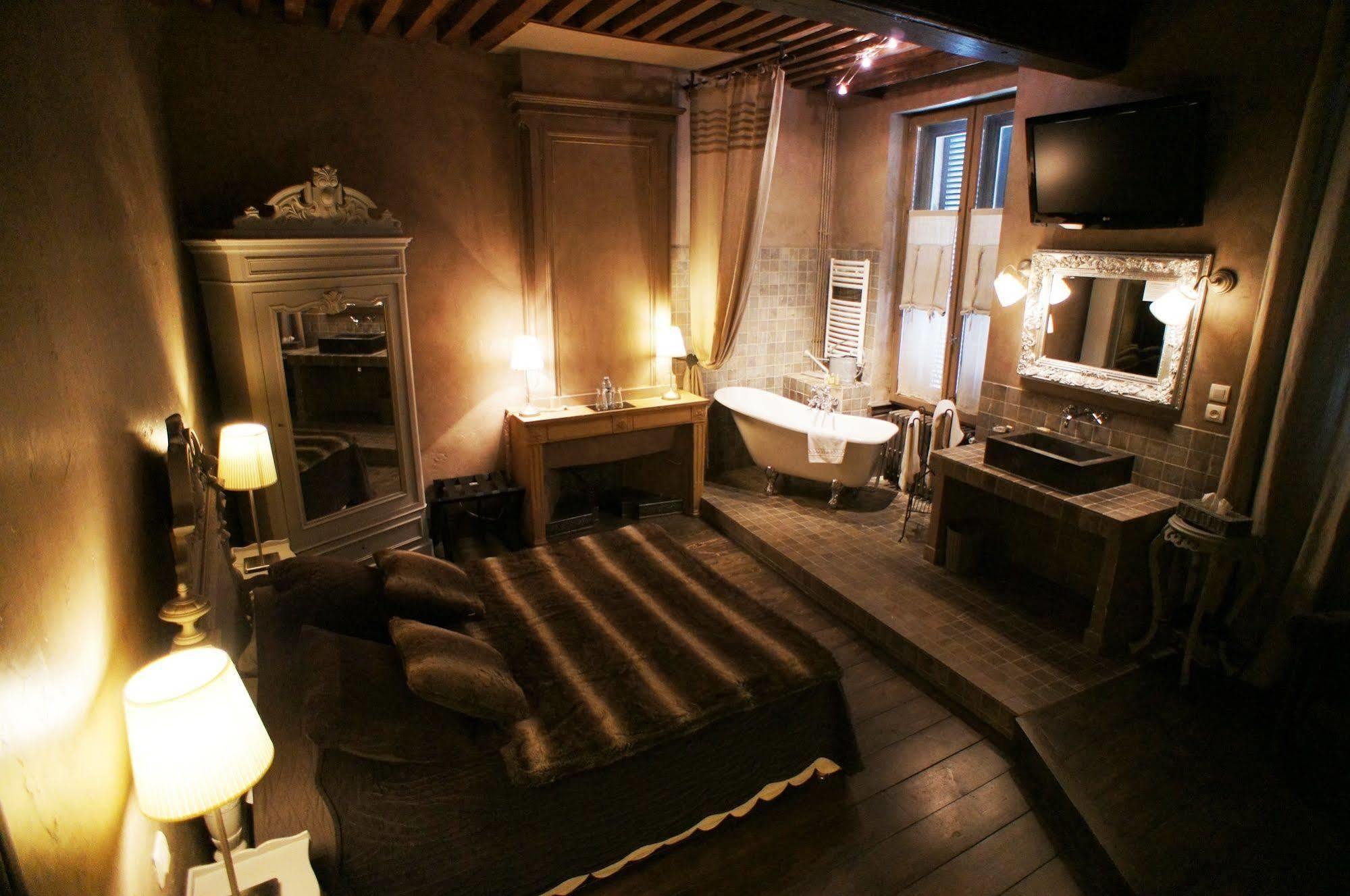 Hotel De La Tour Châtillon-sur-Chalaronne Eksteriør bilde